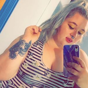 Meet your Posher, Crystal